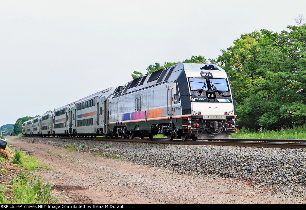 NJT 4514 on train 5520